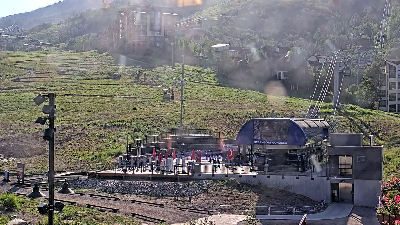 Steamboat Gondola Ropeway & Ski Slopes Live Cam - Steamboat Springs, Routt County, Colorado, USA
