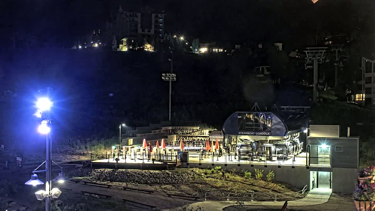 Steamboat Gondola Ropeway & Ski Slopes Live Cam - Steamboat Springs, Routt County, Colorado, USA