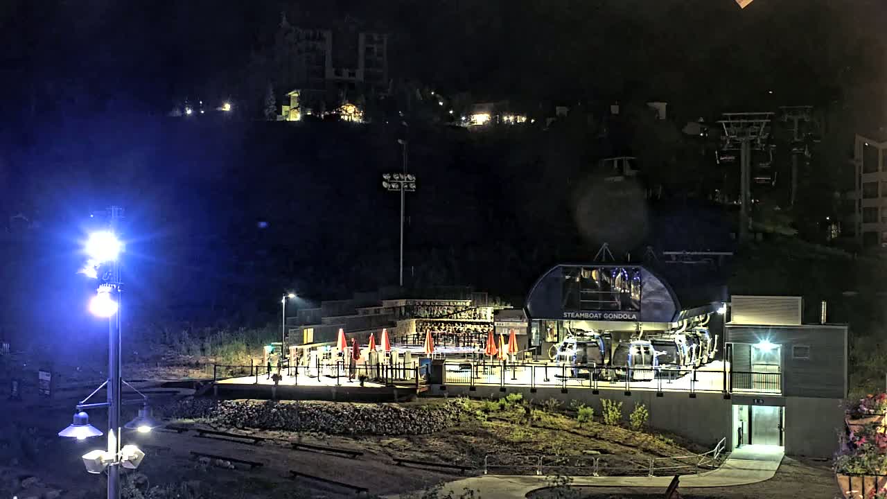 Steamboat Gondola Ropeway & Ski Slopes Live Cam - Steamboat Springs, Routt County, Colorado, USA