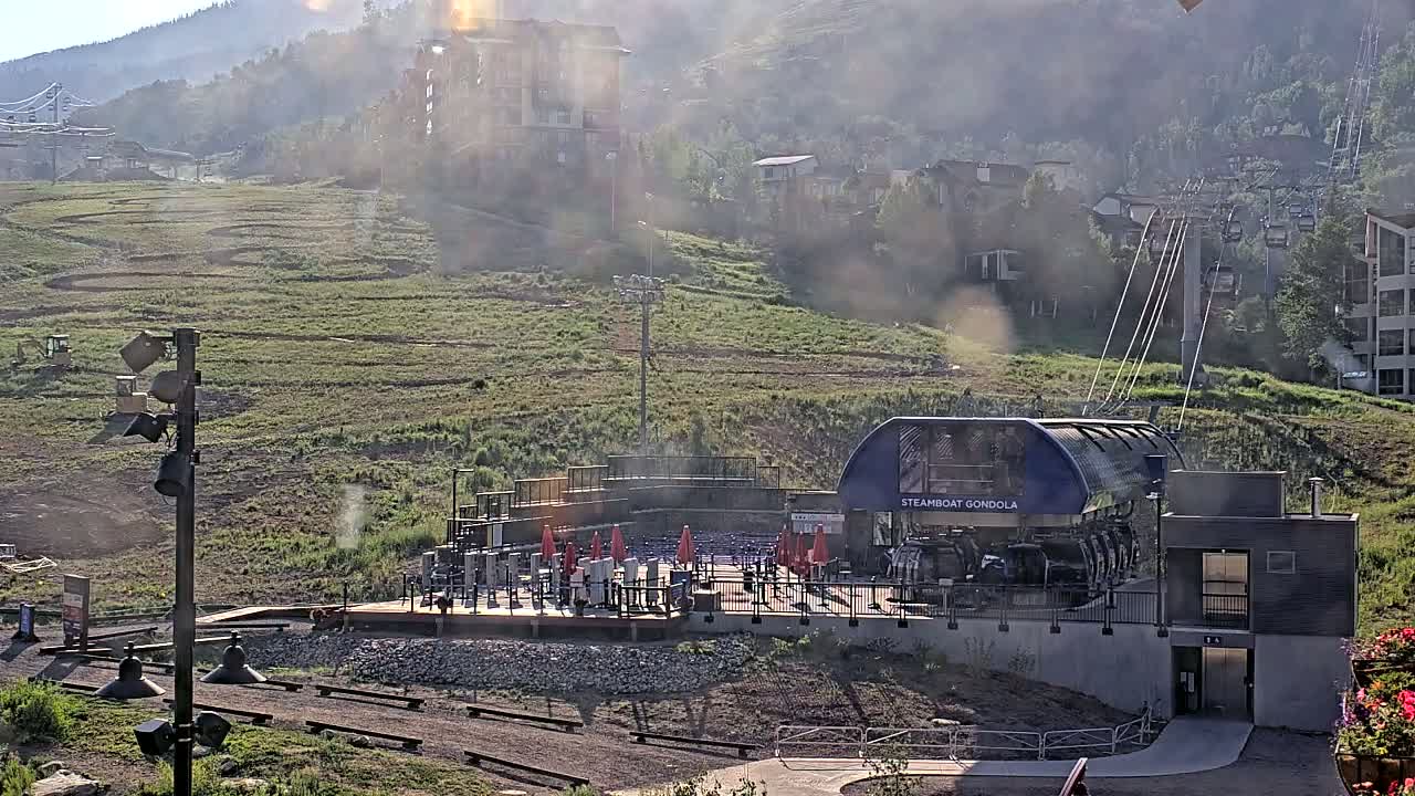 Steamboat Gondola Ropeway & Ski Slopes Live Cam - Steamboat Springs, Routt County, Colorado, USA