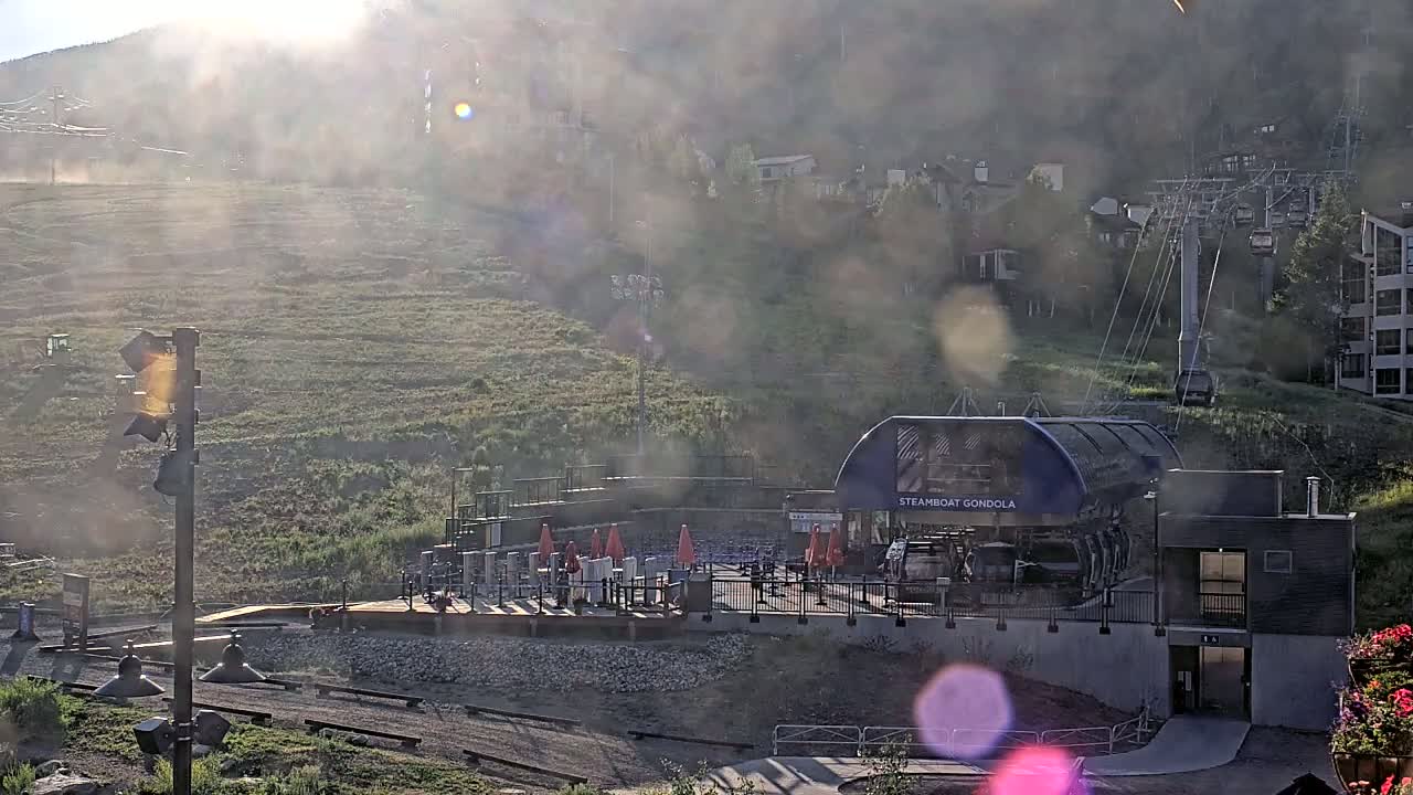 Steamboat Gondola Ropeway & Ski Slopes Live Cam - Steamboat Springs, Routt County, Colorado, USA