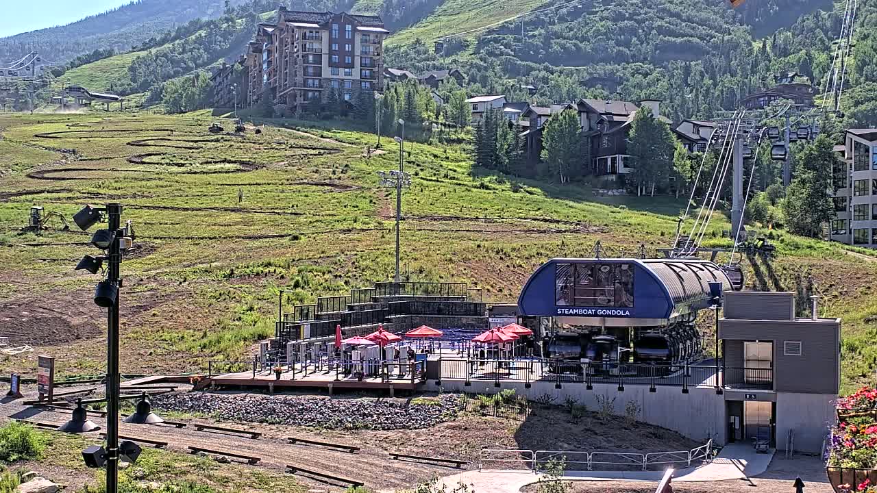 Steamboat Gondola Ropeway & Ski Slopes Live Cam - Steamboat Springs, Routt County, Colorado, USA