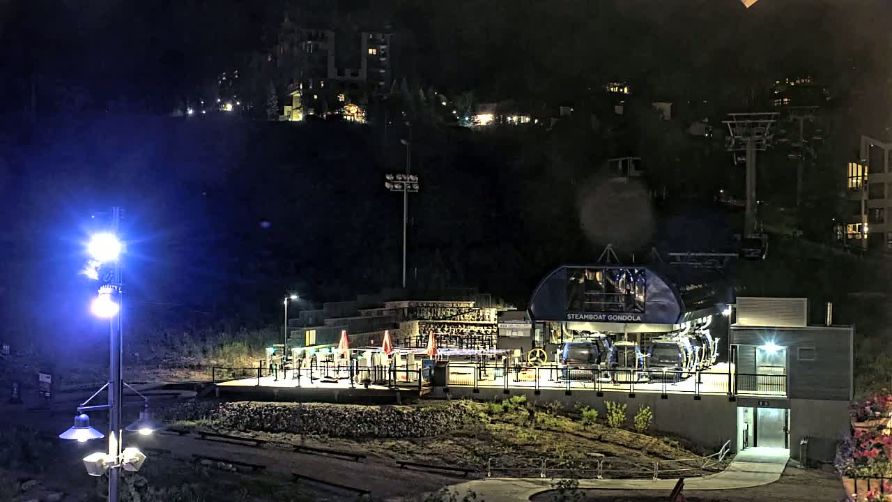 Steamboat Gondola Ropeway & Ski Slopes Live Cam - Steamboat Springs, Routt County, Colorado, USA
