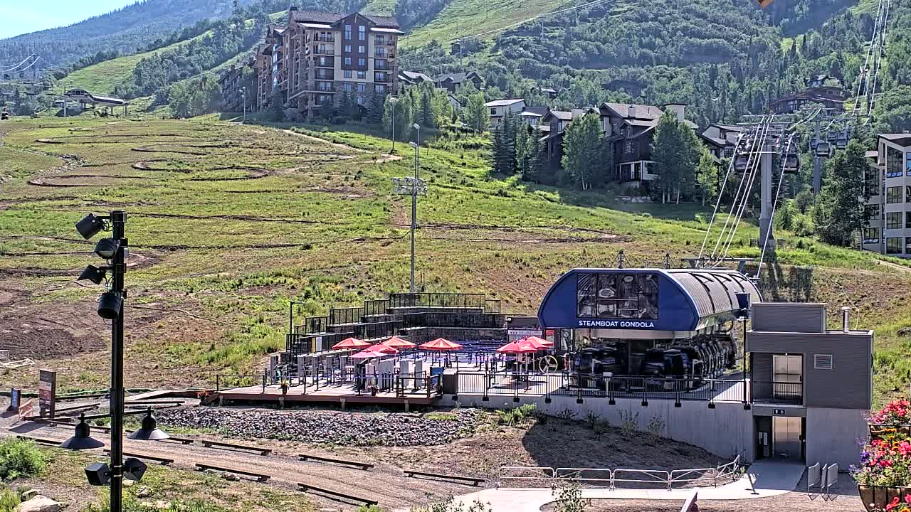 Steamboat Gondola Ropeway & Ski Slopes Live Cam - Steamboat Springs, Routt County, Colorado, USA