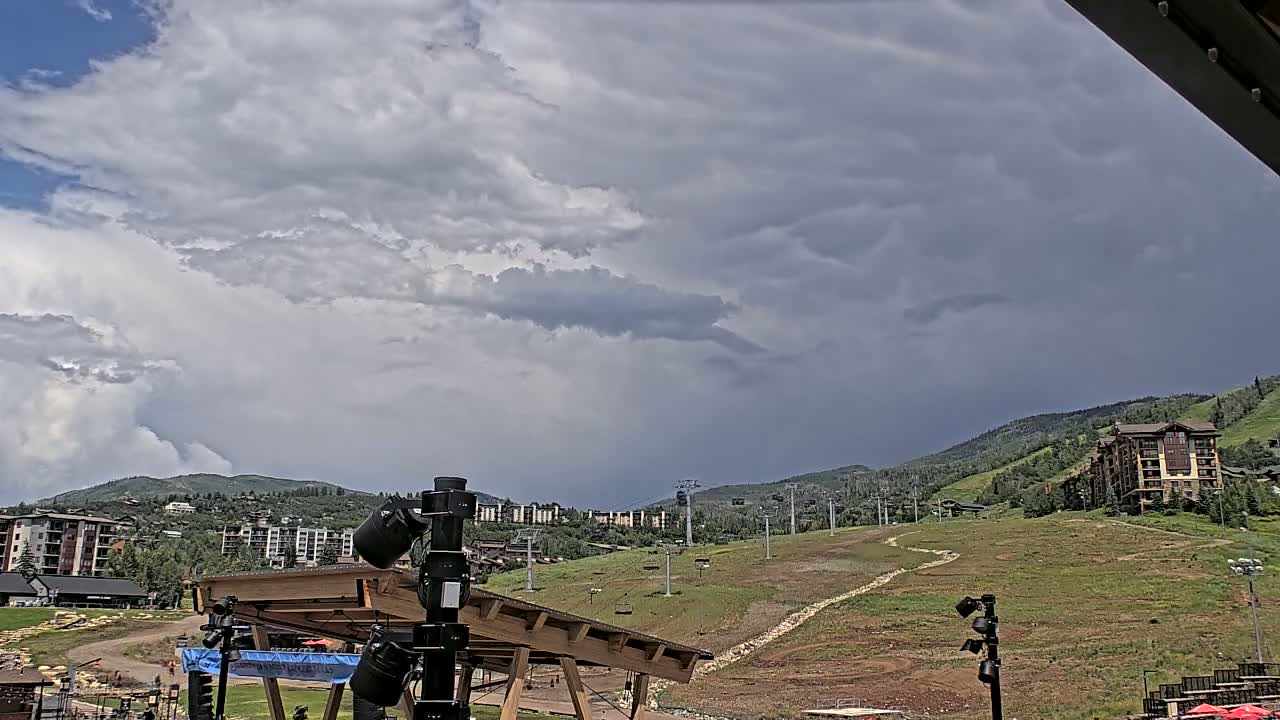 Steamboat Gondola Ropeway & Ski Slopes Live Cam - Steamboat Springs, Routt County, Colorado, USA