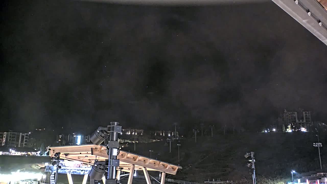 Steamboat Gondola Ropeway & Ski Slopes Live Cam - Steamboat Springs, Routt County, Colorado, USA