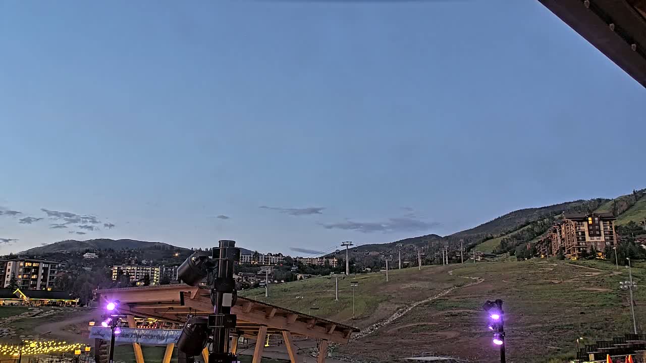 Steamboat Gondola Ropeway & Ski Slopes Live Cam - Steamboat Springs, Routt County, Colorado, USA