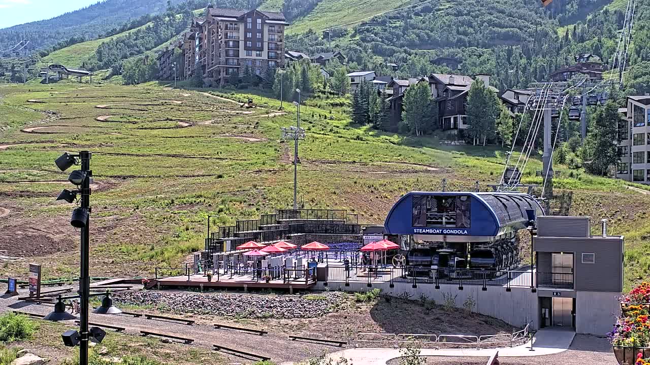 Steamboat Gondola Ropeway & Ski Slopes Live Cam - Steamboat Springs, Routt County, Colorado, USA