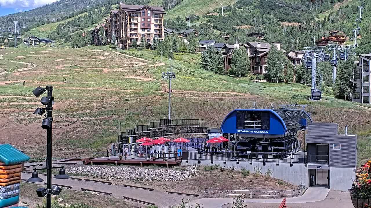 Steamboat Gondola Ropeway & Ski Slopes Live Cam - Steamboat Springs, Routt County, Colorado, USA