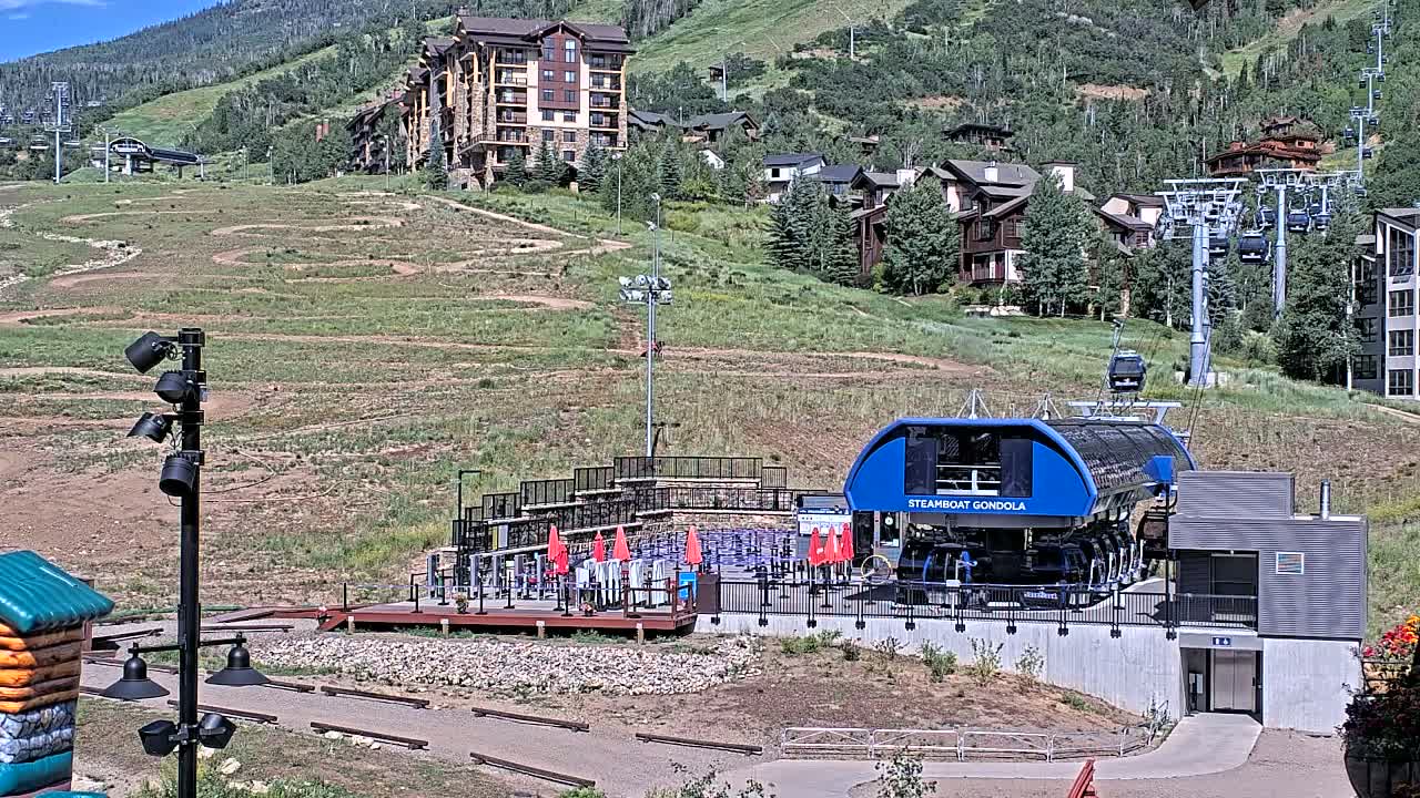 Steamboat Gondola Ropeway & Ski Slopes Live Cam - Steamboat Springs, Routt County, Colorado, USA