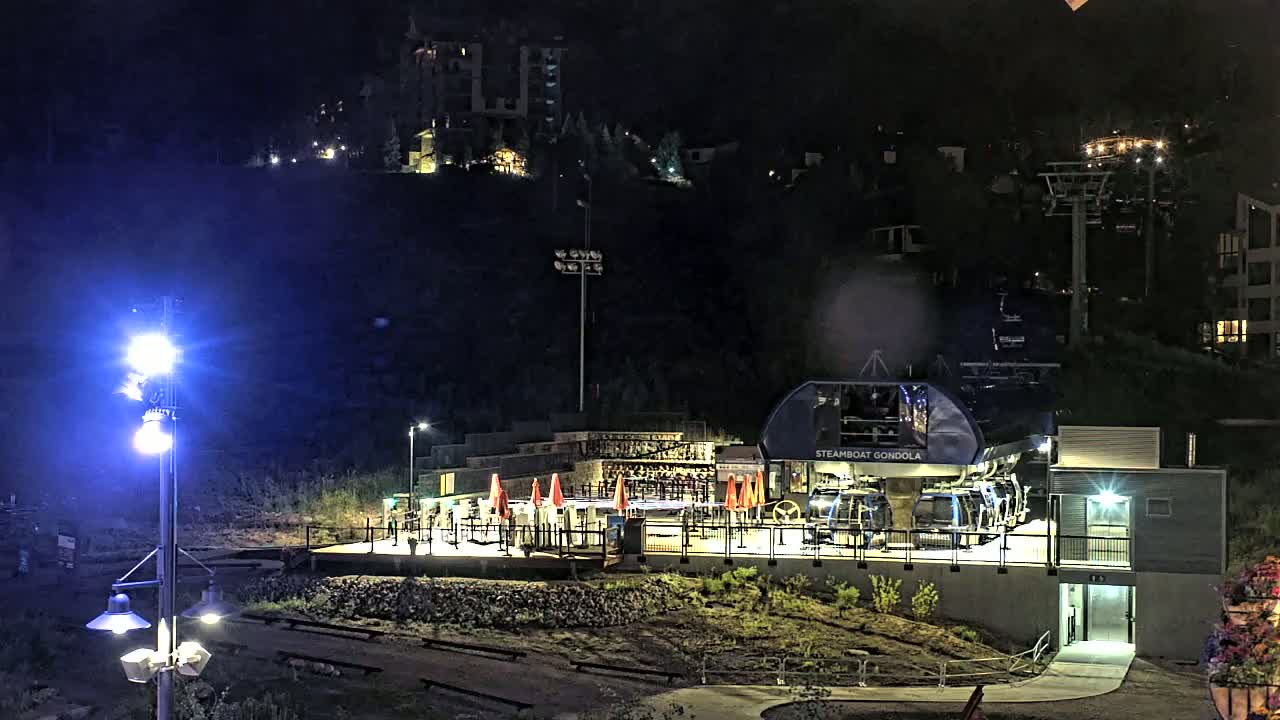 Steamboat Gondola Ropeway & Ski Slopes Live Cam - Steamboat Springs, Routt County, Colorado, USA