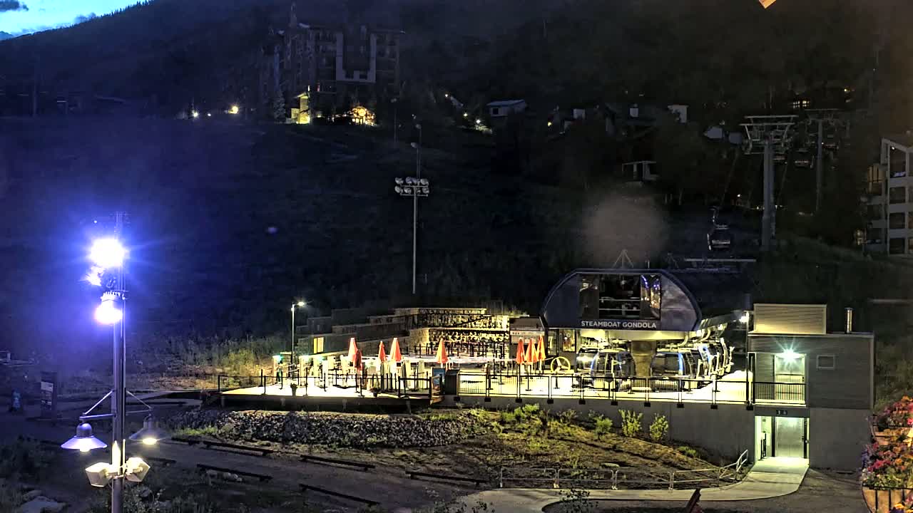 Steamboat Gondola Ropeway & Ski Slopes Live Cam - Steamboat Springs, Routt County, Colorado, USA