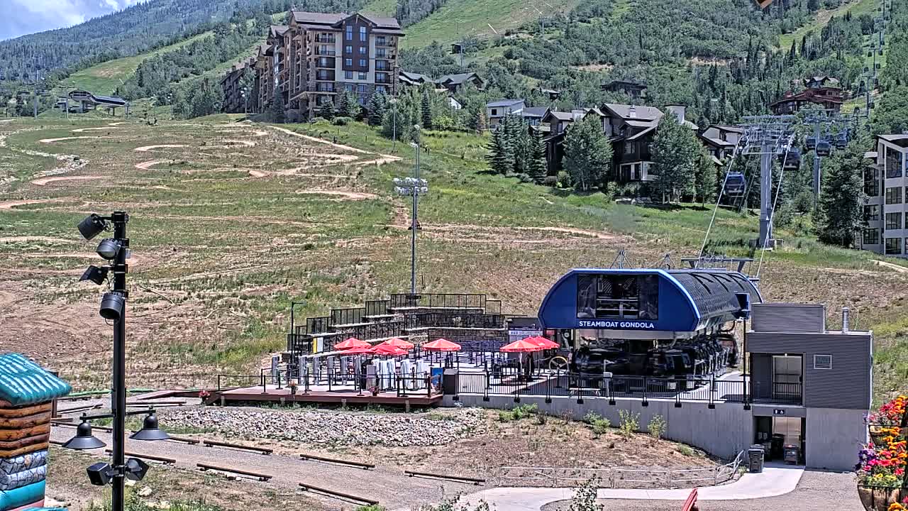 Steamboat Gondola Ropeway & Ski Slopes Live Cam - Steamboat Springs, Routt County, Colorado, USA