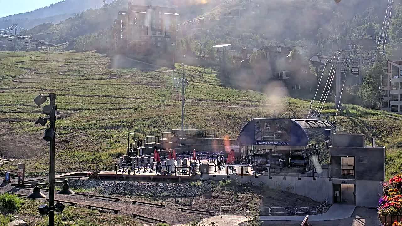Steamboat Gondola Ropeway & Ski Slopes Live Cam - Steamboat Springs, Routt County, Colorado, USA