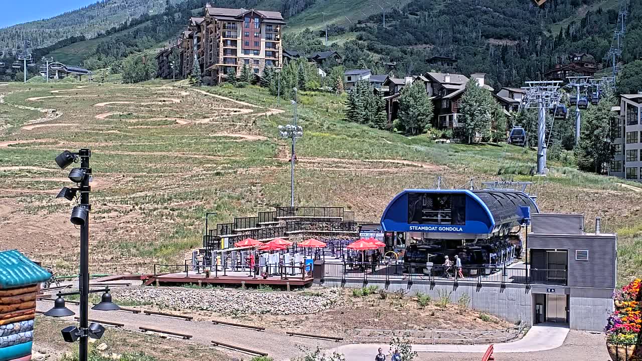 Steamboat Gondola Ropeway & Ski Slopes Live Cam - Steamboat Springs, Routt County, Colorado, USA