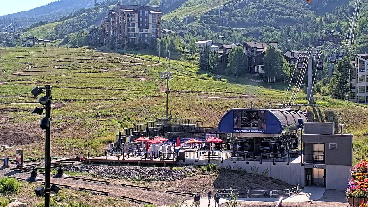 Steamboat Gondola Ropeway & Ski Slopes Live Cam - Steamboat Springs, Routt County, Colorado, USA