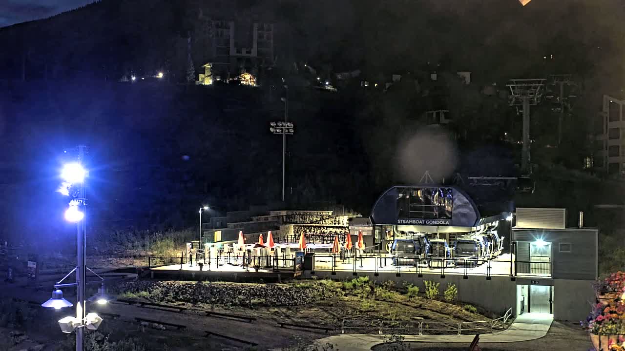 Steamboat Gondola Ropeway & Ski Slopes Live Cam - Steamboat Springs, Routt County, Colorado, USA