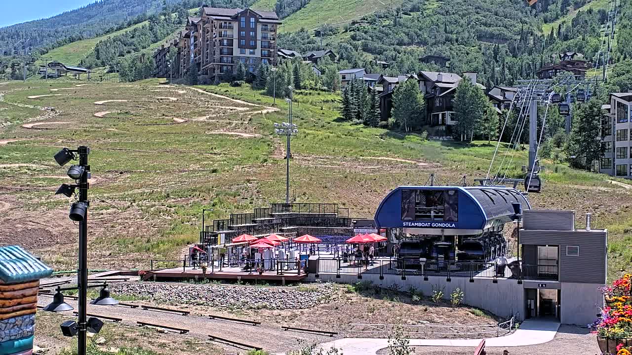 Steamboat Gondola Ropeway & Ski Slopes Live Cam - Steamboat Springs, Routt County, Colorado, USA