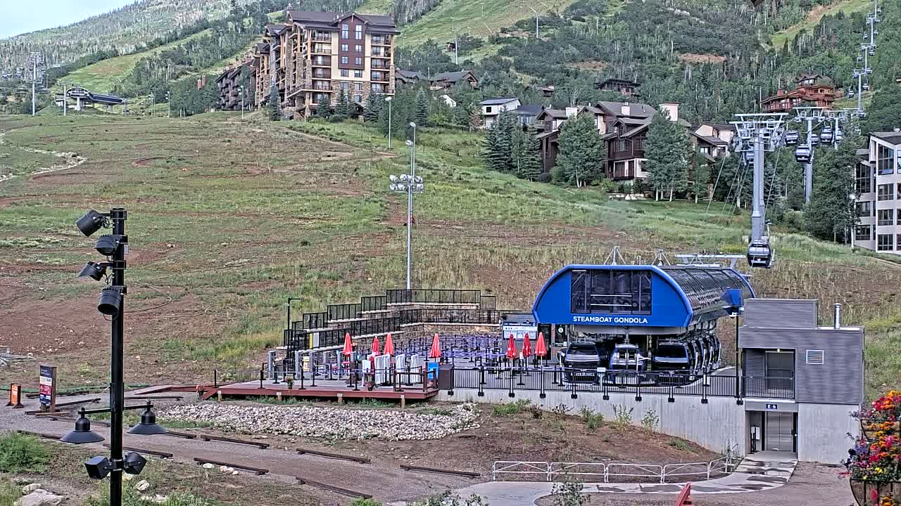 Steamboat Gondola Ropeway & Ski Slopes Live Cam - Steamboat Springs, Routt County, Colorado, USA