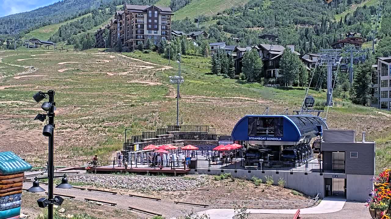 Steamboat Gondola Ropeway & Ski Slopes Live Cam - Steamboat Springs, Routt County, Colorado, USA