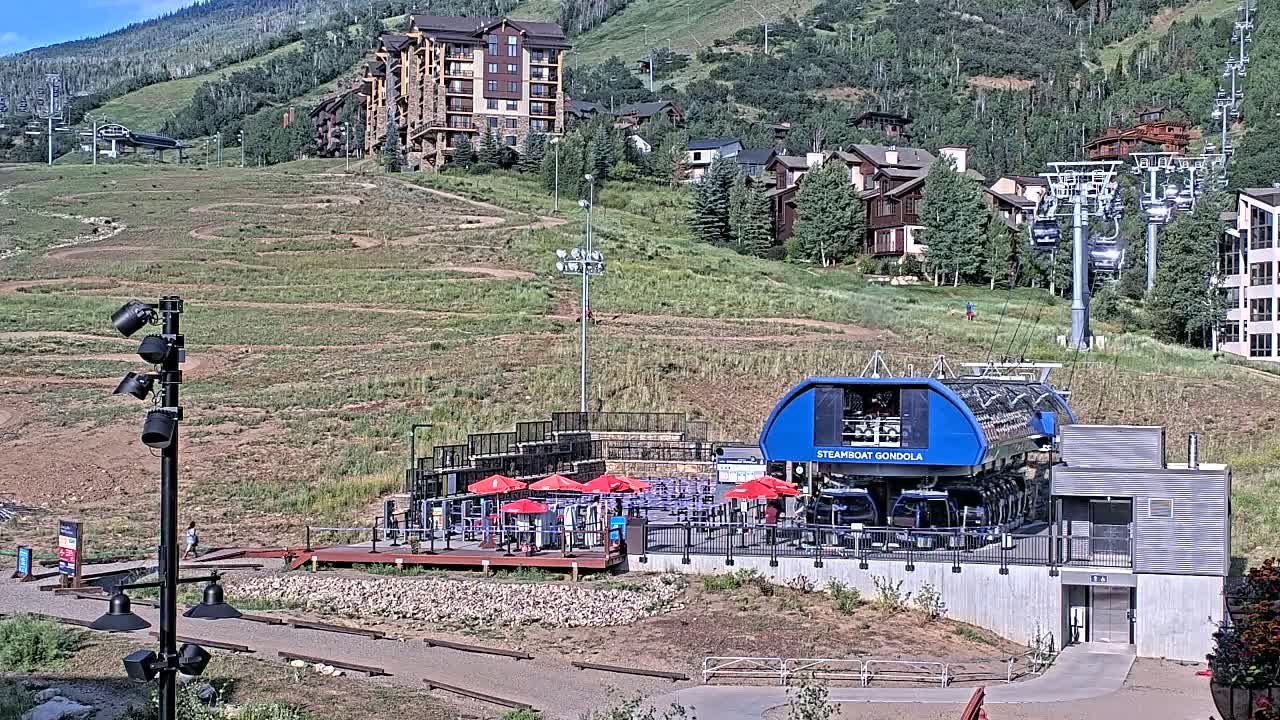 Steamboat Gondola Ropeway & Ski Slopes Live Cam - Steamboat Springs, Routt County, Colorado, USA