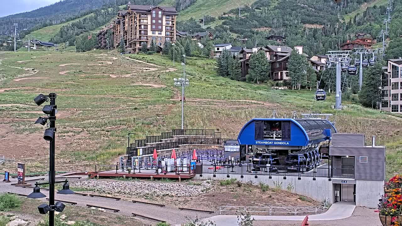 Steamboat Gondola Ropeway & Ski Slopes Live Cam - Steamboat Springs, Routt County, Colorado, USA