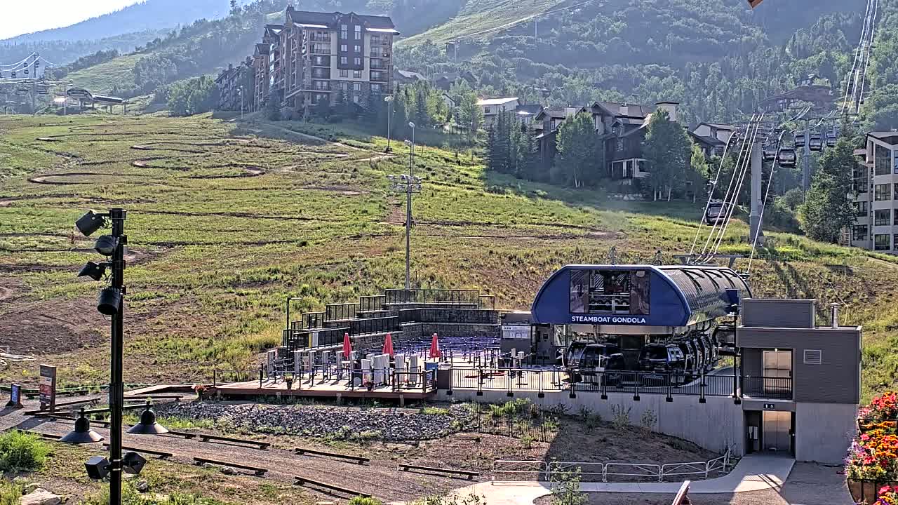 Steamboat Gondola Ropeway & Ski Slopes Live Cam - Steamboat Springs, Routt County, Colorado, USA