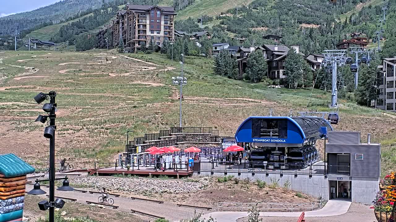 Steamboat Gondola Ropeway & Ski Slopes Live Cam - Steamboat Springs, Routt County, Colorado, USA