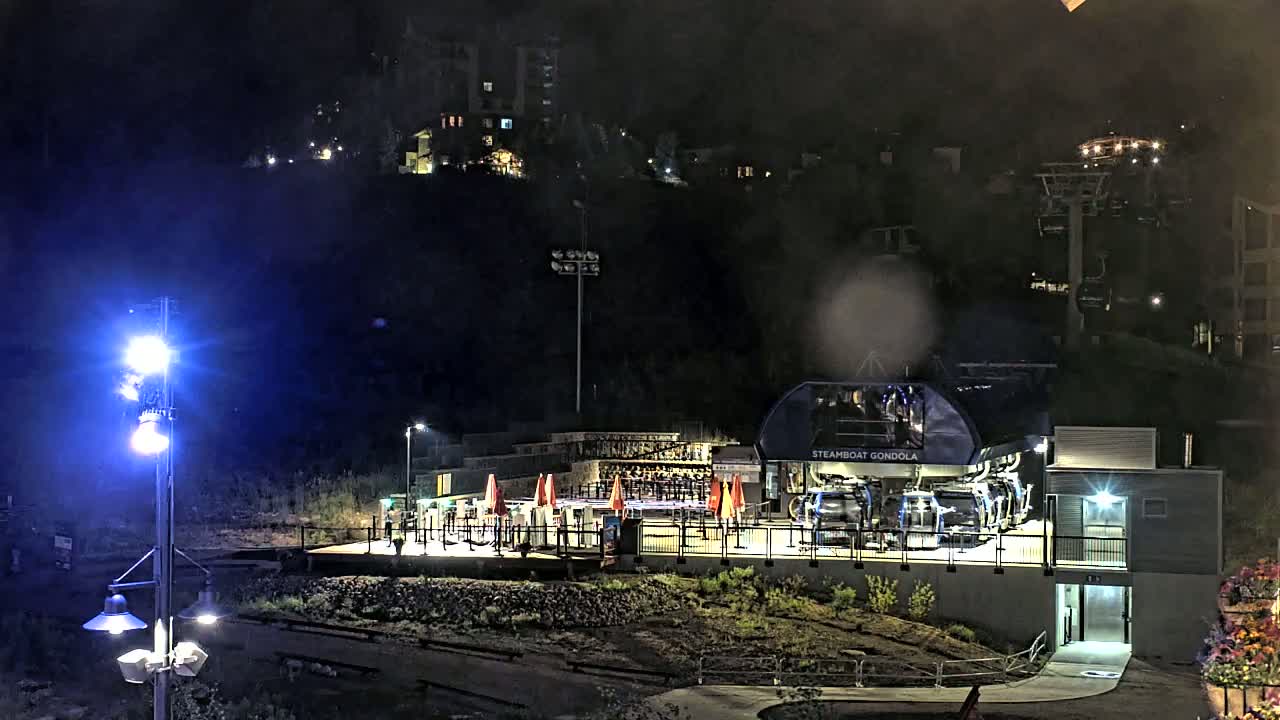 Steamboat Gondola Ropeway & Ski Slopes Live Cam - Steamboat Springs, Routt County, Colorado, USA