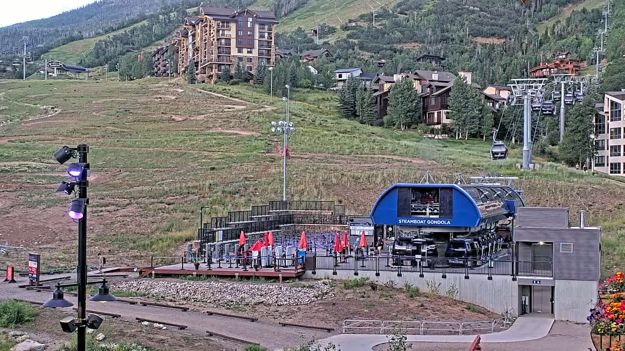 Steamboat Gondola Ropeway & Ski Slopes Live Cam - Steamboat Springs, Routt County, Colorado, USA