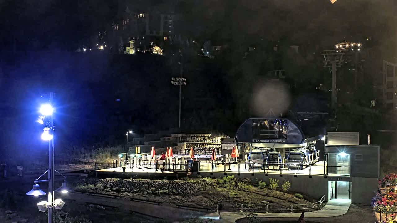 Steamboat Gondola Ropeway & Ski Slopes Live Cam - Steamboat Springs, Routt County, Colorado, USA