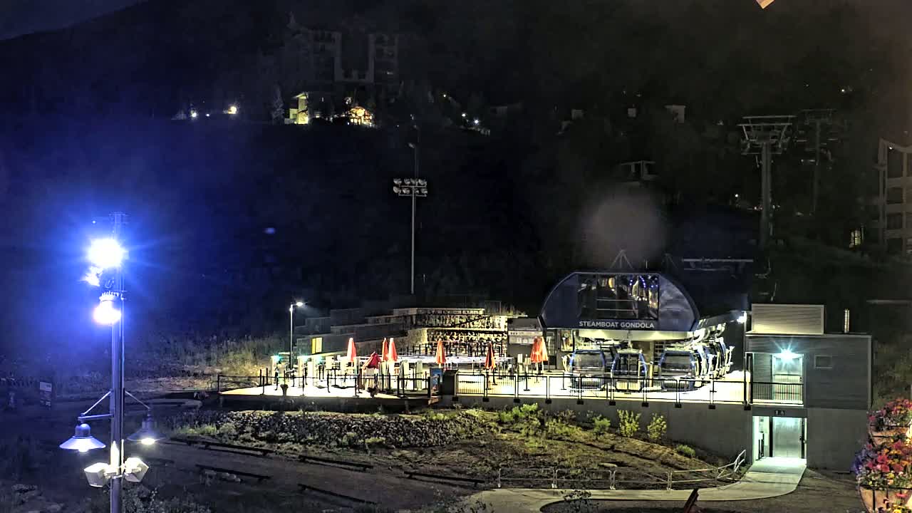 Steamboat Gondola Ropeway & Ski Slopes Live Cam - Steamboat Springs, Routt County, Colorado, USA