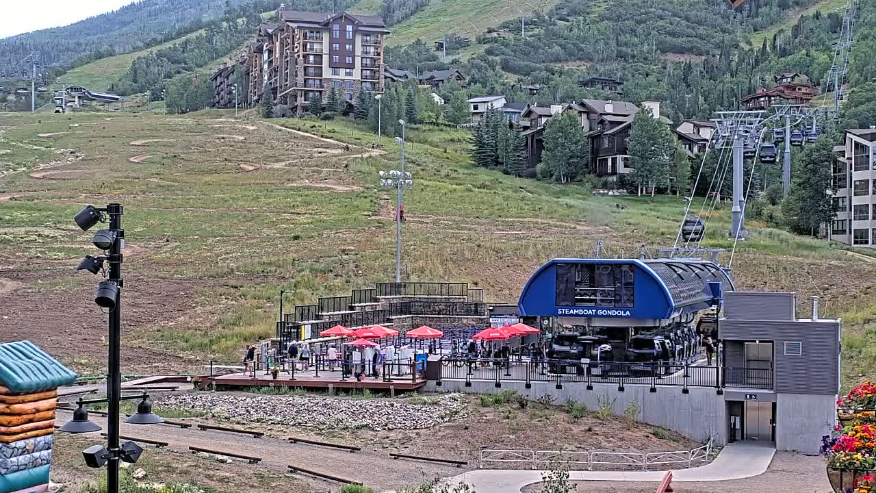 Steamboat Gondola Ropeway & Ski Slopes Live Cam - Steamboat Springs, Routt County, Colorado, USA