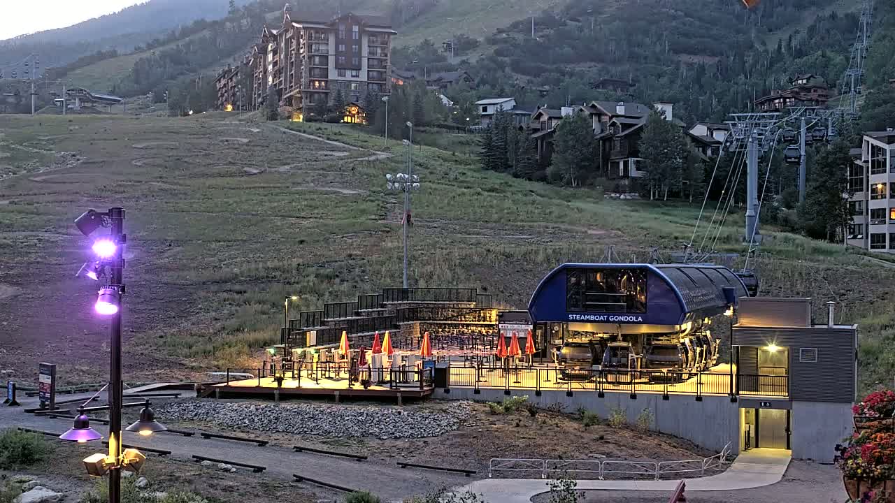 Steamboat Gondola Ropeway & Ski Slopes Live Cam - Steamboat Springs, Routt County, Colorado, USA