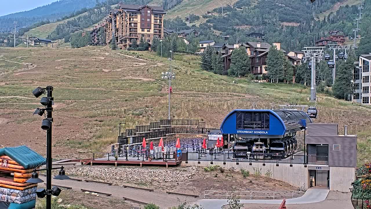 Steamboat Gondola Ropeway & Ski Slopes Live Cam - Steamboat Springs, Routt County, Colorado, USA