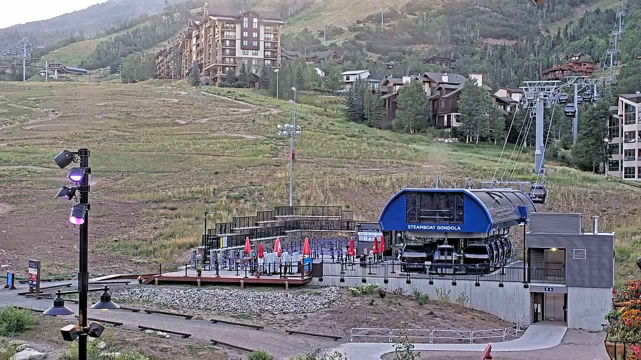 Steamboat Gondola Ropeway & Ski Slopes Live Cam - Steamboat Springs, Routt County, Colorado, USA