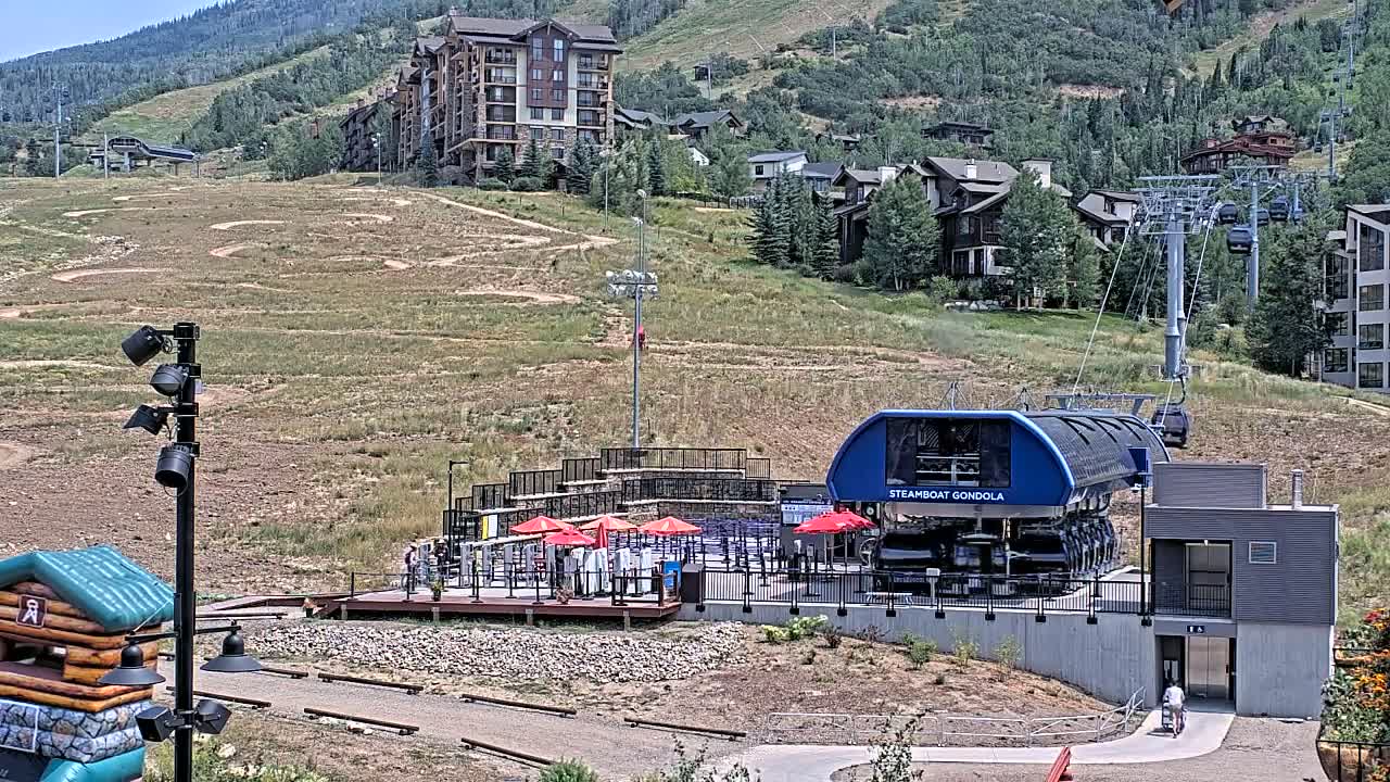 Steamboat Gondola Ropeway & Ski Slopes Live Cam - Steamboat Springs, Routt County, Colorado, USA