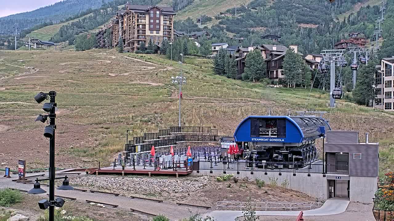 Steamboat Gondola Ropeway & Ski Slopes Live Cam - Steamboat Springs, Routt County, Colorado, USA
