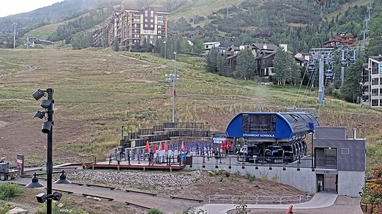 Steamboat Gondola Ropeway & Ski Slopes Live Cam - Steamboat Springs, Routt County, Colorado, USA