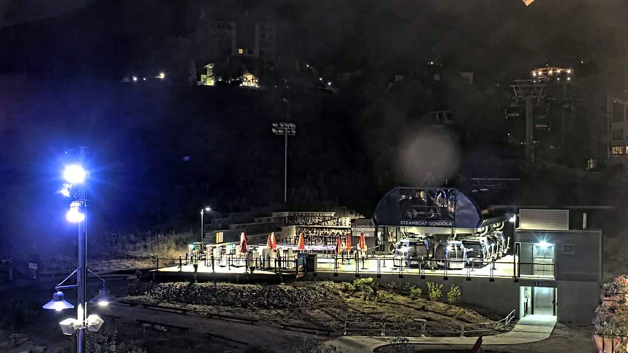 Steamboat Gondola Ropeway & Ski Slopes Live Cam - Steamboat Springs, Routt County, Colorado, USA