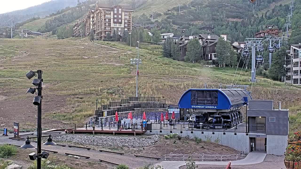 Steamboat Gondola Ropeway & Ski Slopes Live Cam - Steamboat Springs, Routt County, Colorado, USA