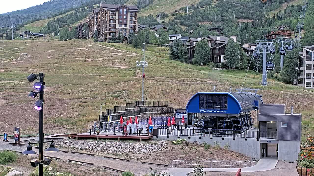 Steamboat Gondola Ropeway & Ski Slopes Live Cam - Steamboat Springs, Routt County, Colorado, USA