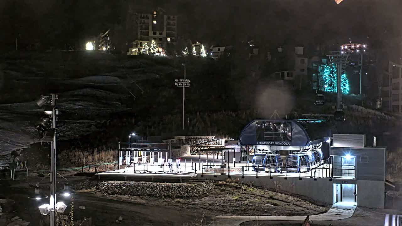 Steamboat Gondola Ropeway & Ski Slopes Live Cam - Steamboat Springs, Routt County, Colorado, USA