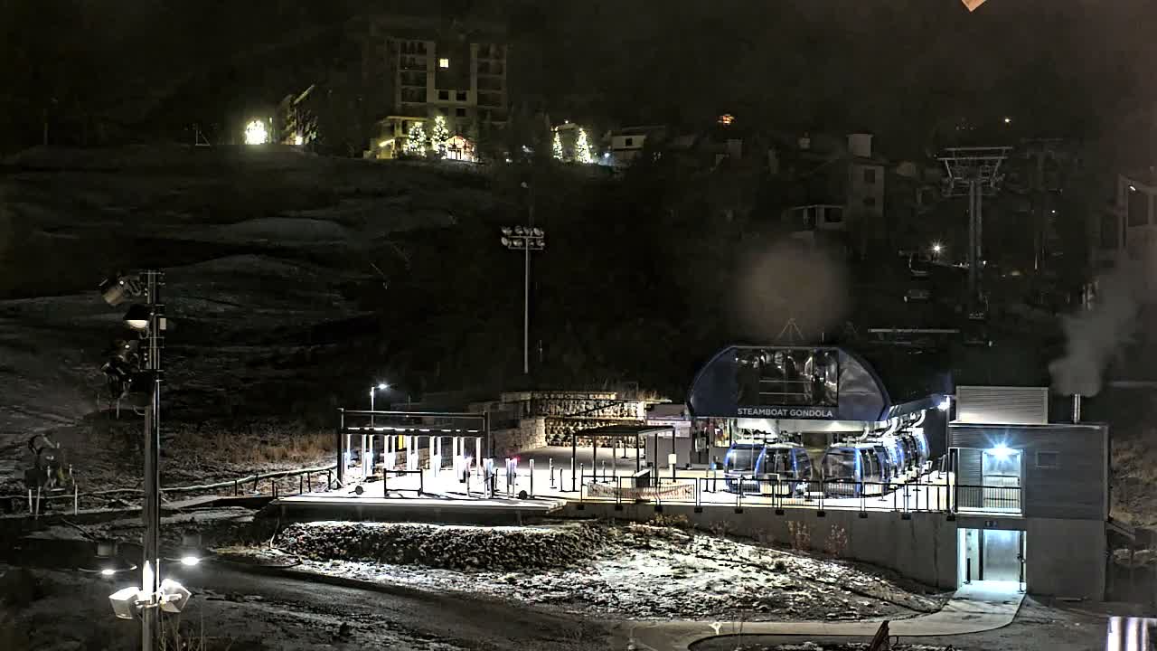 Steamboat Gondola Ropeway & Ski Slopes Live Cam - Steamboat Springs, Routt County, Colorado, USA