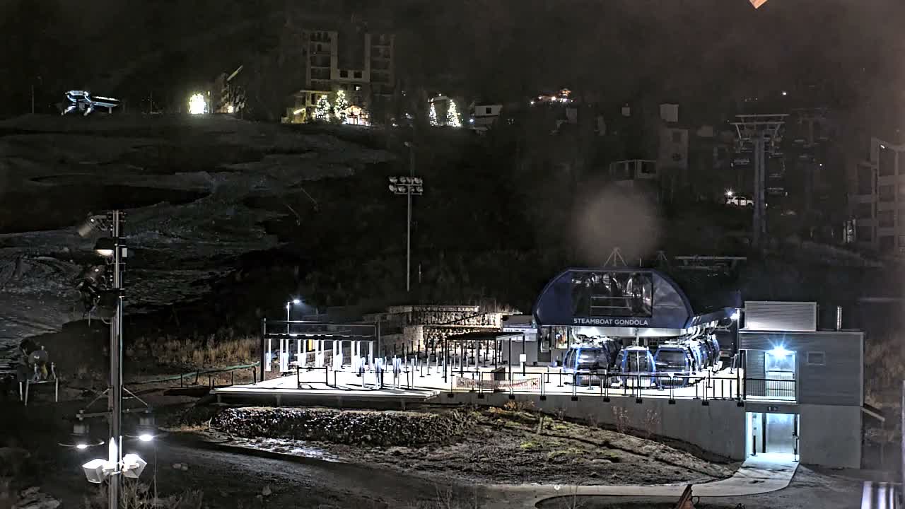Steamboat Gondola Ropeway & Ski Slopes Live Cam - Steamboat Springs, Routt County, Colorado, USA