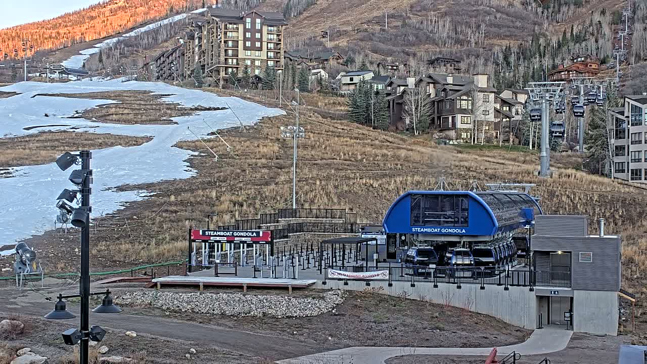 Steamboat Gondola Ropeway & Ski Slopes Live Cam - Steamboat Springs, Routt County, Colorado, USA