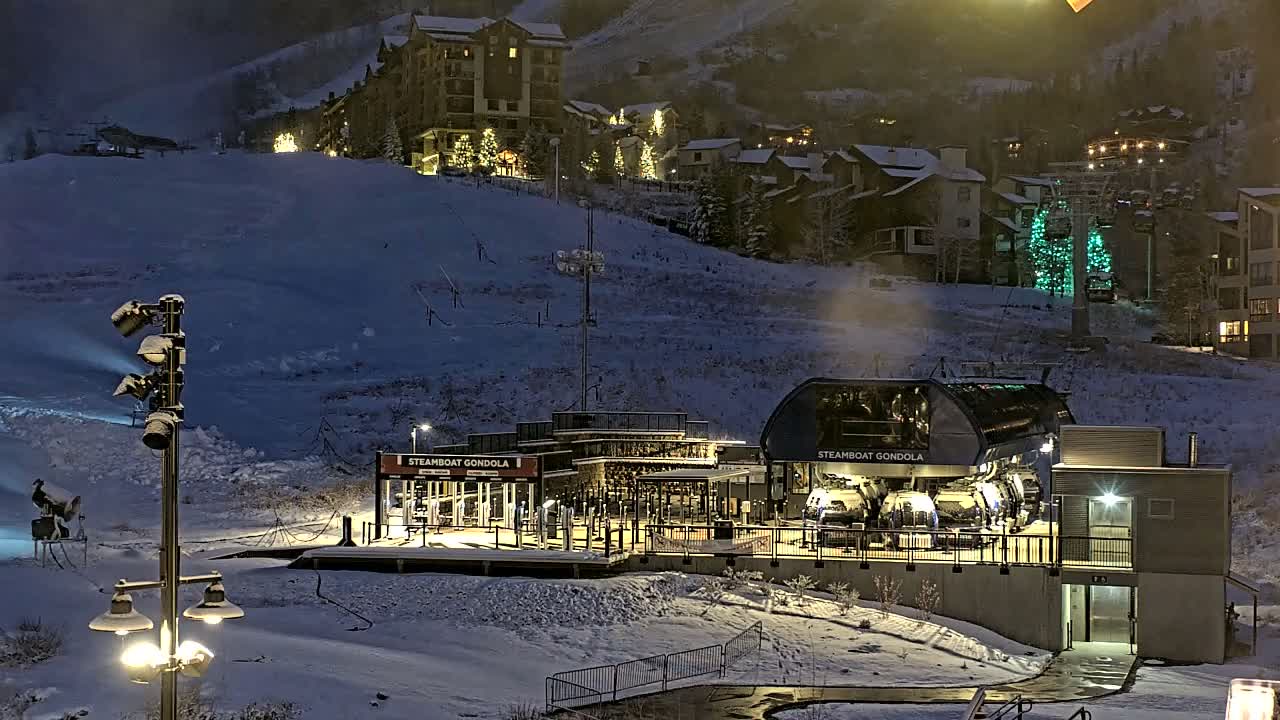 Steamboat Gondola Ropeway & Ski Slopes Live Cam - Steamboat Springs, Routt County, Colorado, USA
