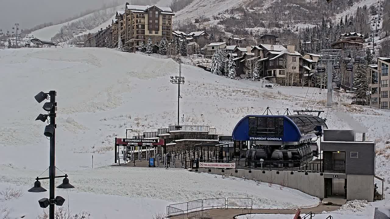 Steamboat Gondola Ropeway & Ski Slopes Live Cam - Steamboat Springs, Routt County, Colorado, USA
