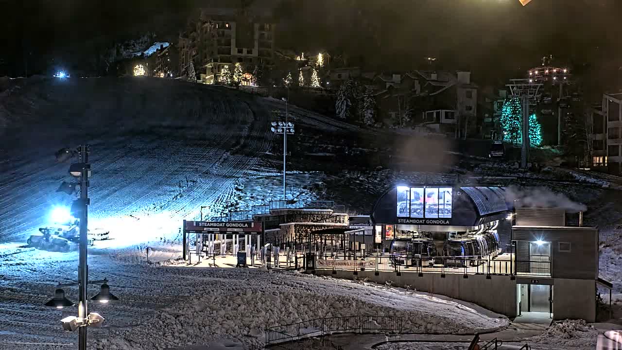 Steamboat Gondola Ropeway & Ski Slopes Live Cam - Steamboat Springs, Routt County, Colorado, USA