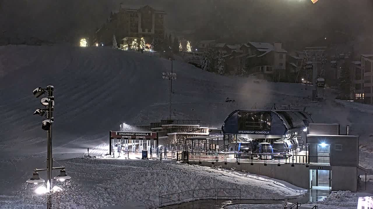 Steamboat Gondola Ropeway & Ski Slopes Live Cam - Steamboat Springs, Routt County, Colorado, USA